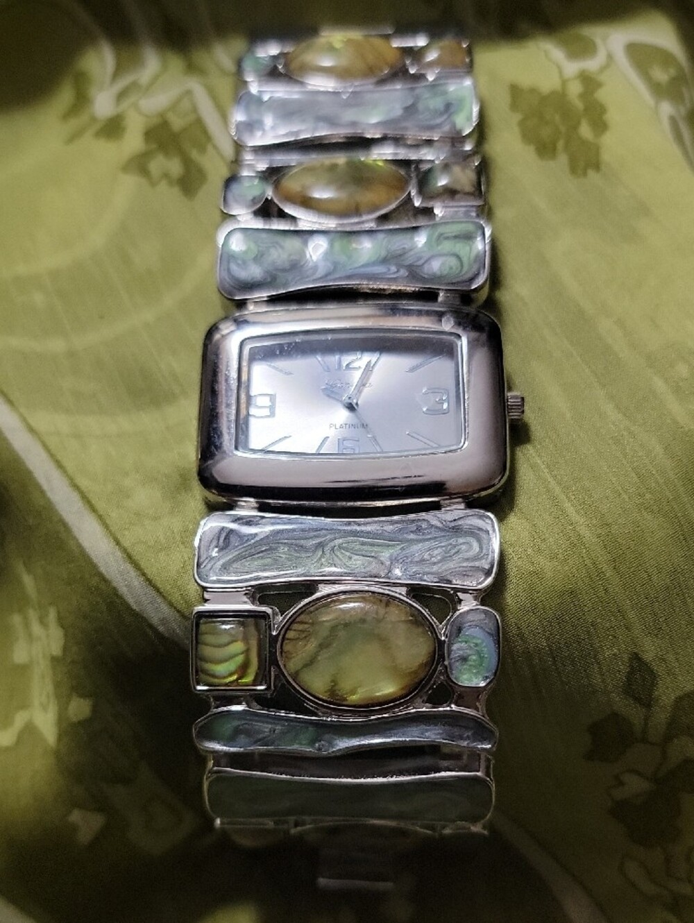 Geneva Silver Tone Bracelet Watch with Green-Gray Marbled Inlays (Battery)